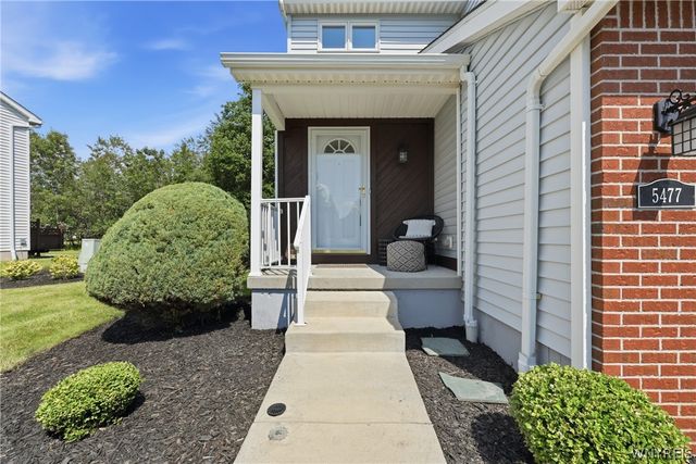 5477 Village Station Circle, Clarence, NY 14221