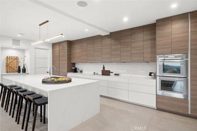 654 Canyon View Drive, Laguna Beach, CA 92651