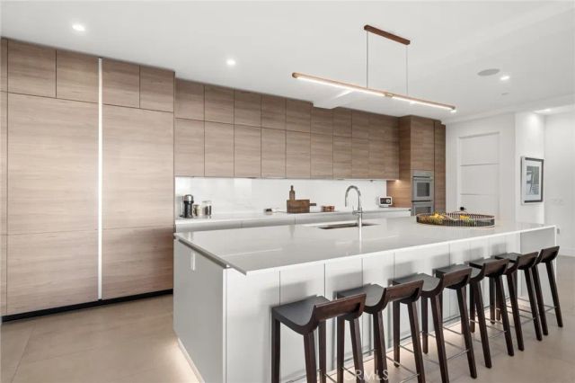 654 Canyon View Drive, Laguna Beach, CA 92651