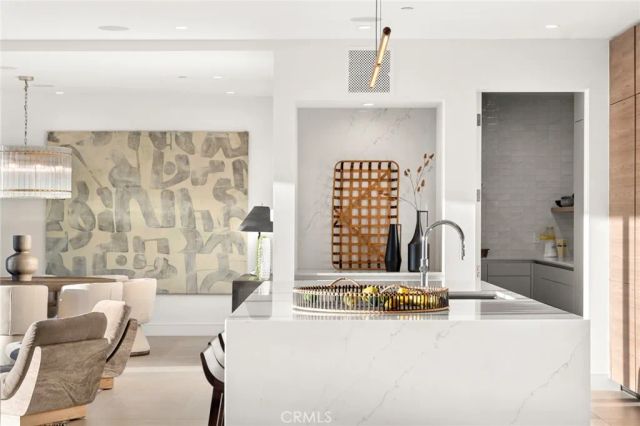 654 Canyon View Drive, Laguna Beach, CA 92651