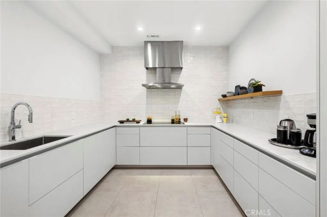 654 Canyon View Drive, Laguna Beach, CA 92651