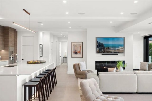 654 Canyon View Drive, Laguna Beach, CA 92651