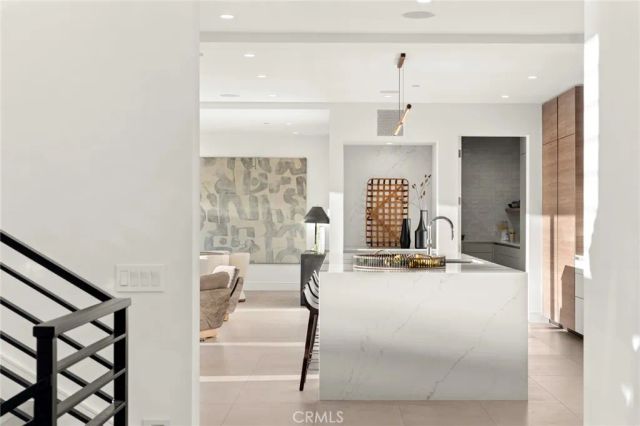 654 Canyon View Drive, Laguna Beach, CA 92651