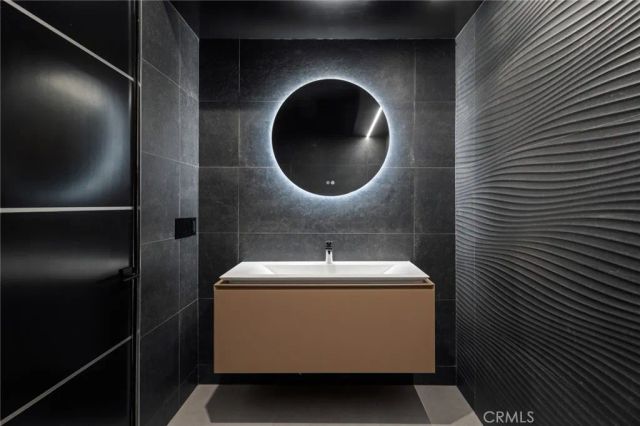 654 Canyon View Drive, Laguna Beach, CA 92651