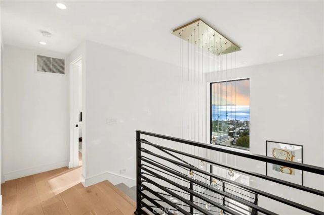 654 Canyon View Drive, Laguna Beach, CA 92651