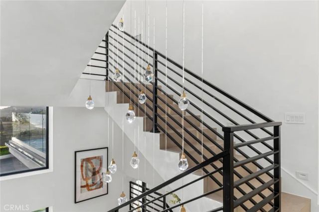 654 Canyon View Drive, Laguna Beach, CA 92651