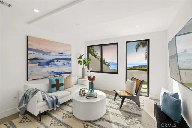 654 Canyon View Drive, Laguna Beach, CA 92651