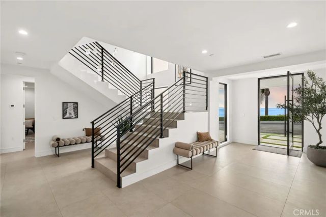 654 Canyon View Drive, Laguna Beach, CA 92651