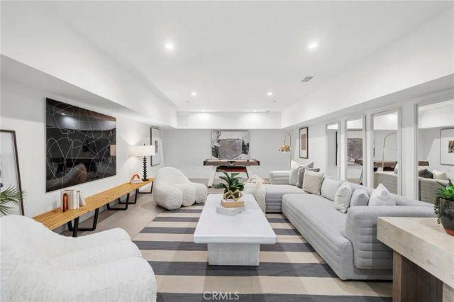 654 Canyon View Drive, Laguna Beach, CA 92651