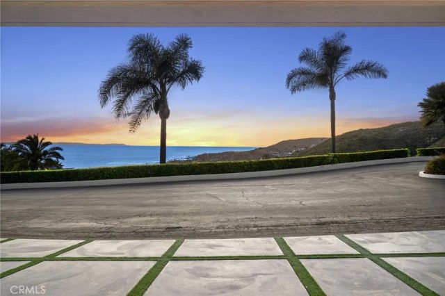 654 Canyon View Drive, Laguna Beach, CA 92651