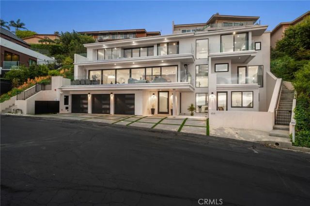 654 Canyon View Drive, Laguna Beach, CA 92651
