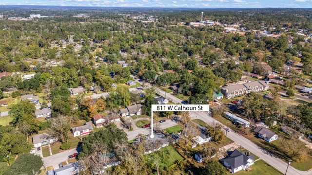 811 W Calhoun Street, Livingston, TX 77351