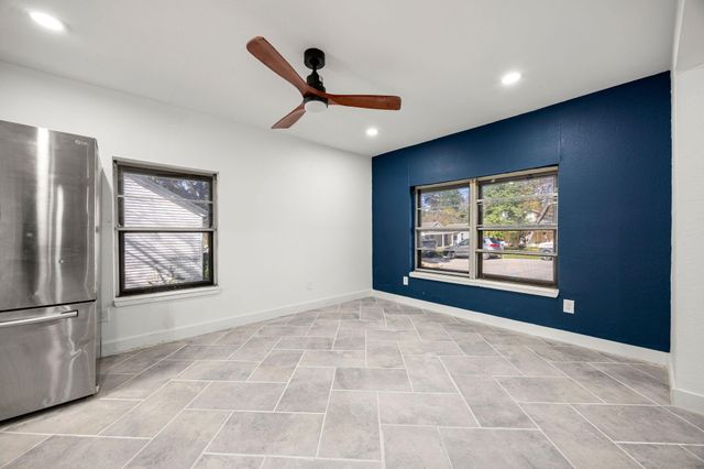 811 W Calhoun Street, Livingston, TX 77351