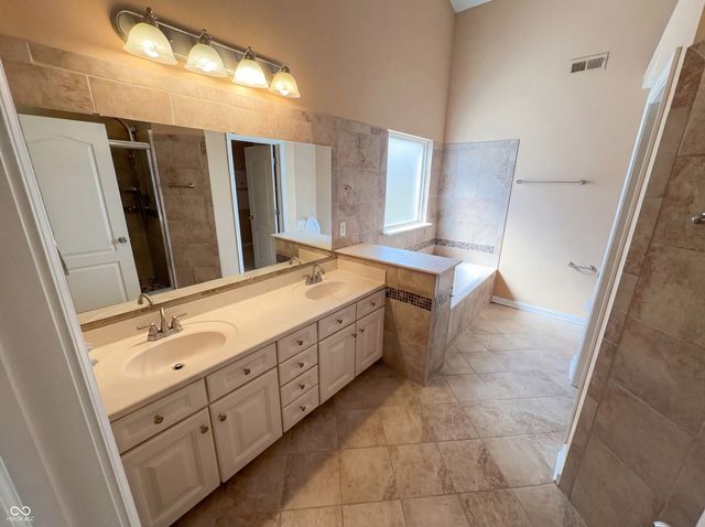 13167 Roma Bend, Westfield, IN 46074