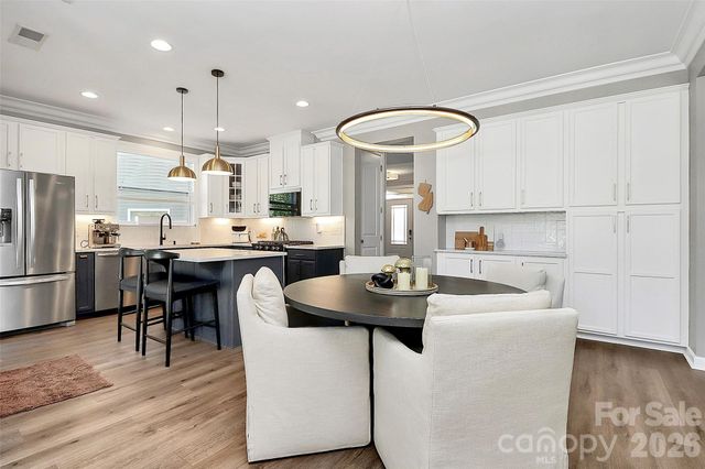 5519 Hubbard Point Drive, Charlotte, NC 28269