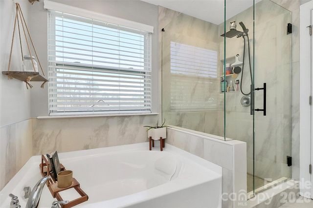5519 Hubbard Point Drive, Charlotte, NC 28269