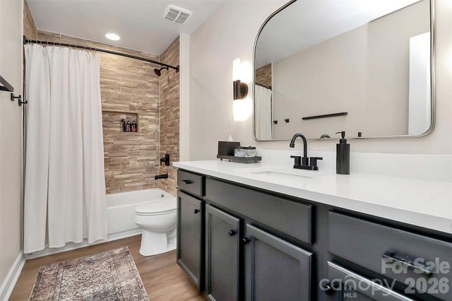 5519 Hubbard Point Drive, Charlotte, NC 28269