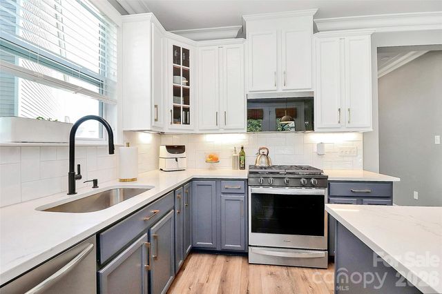 5519 Hubbard Point Drive, Charlotte, NC 28269
