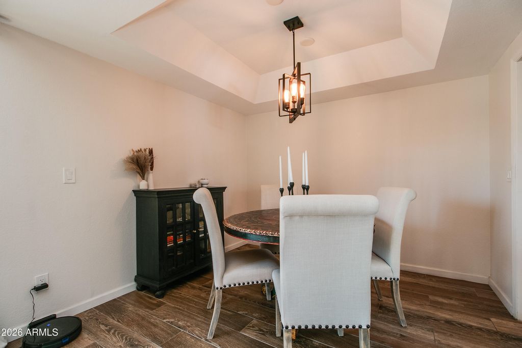 Image 13 of property listing at 7631 E MEDLOCK Drive, Scottsdale, AZ 85250