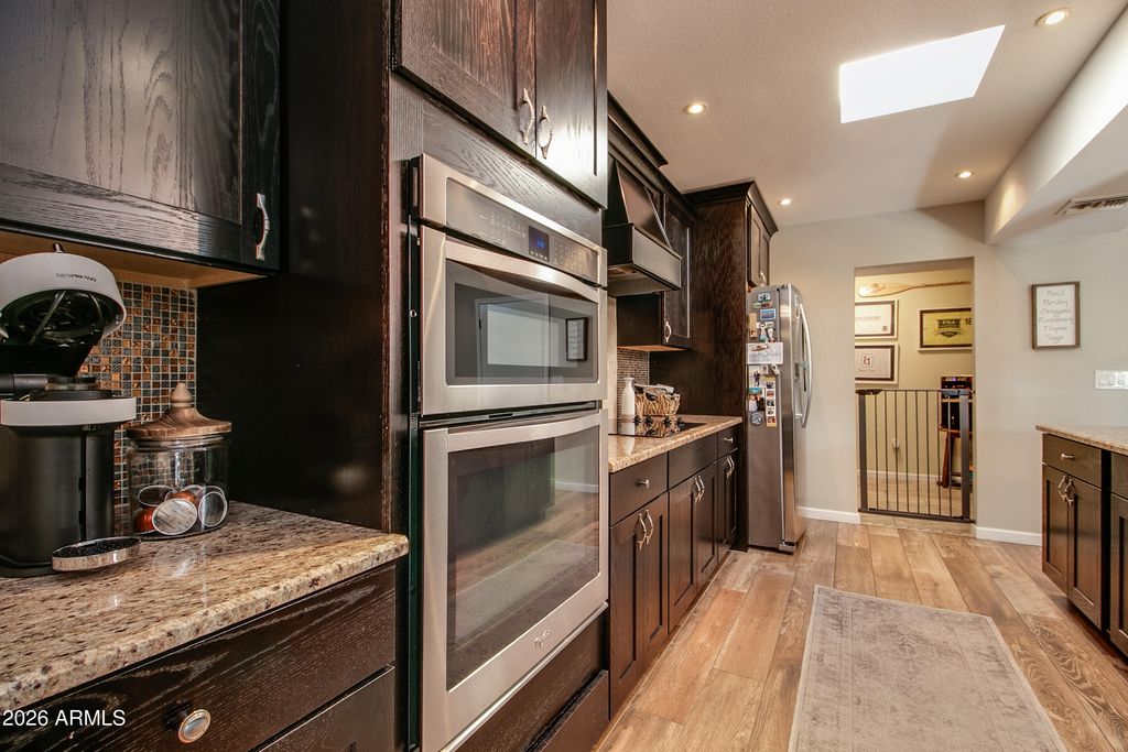 Image 17 of property listing at 7631 E MEDLOCK Drive, Scottsdale, AZ 85250