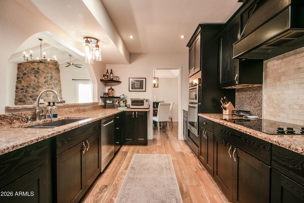 Image 20 of property listing at 7631 E MEDLOCK Drive, Scottsdale, AZ 85250