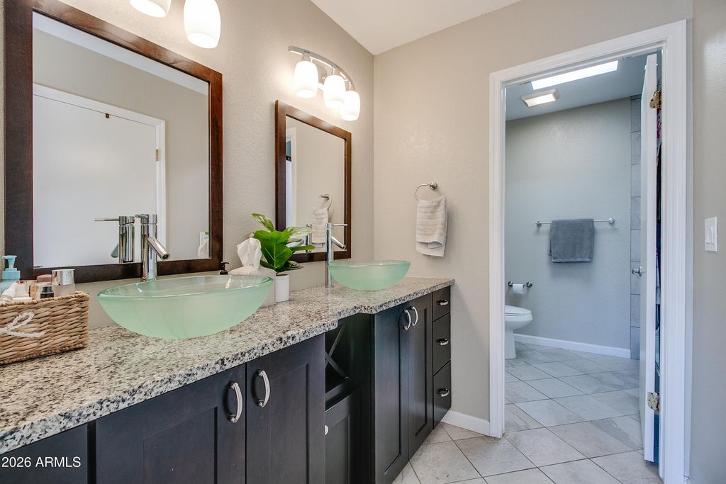 Image 25 of property listing at 7631 E MEDLOCK Drive, Scottsdale, AZ 85250