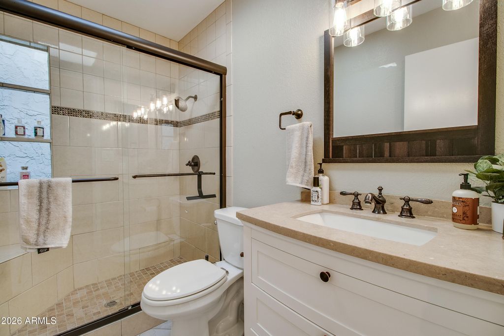 Image 30 of property listing at 7631 E MEDLOCK Drive, Scottsdale, AZ 85250