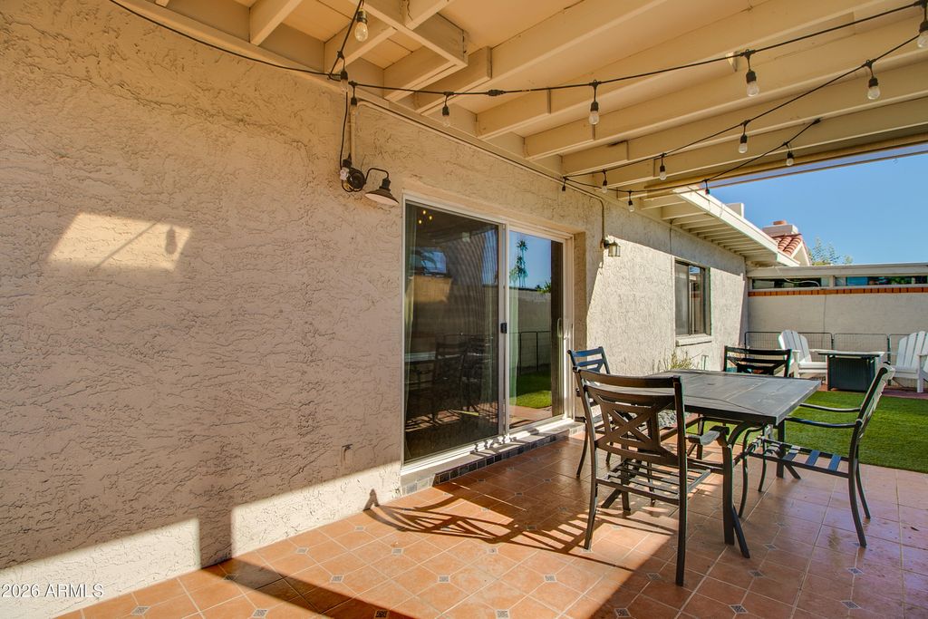 Image 32 of property listing at 7631 E MEDLOCK Drive, Scottsdale, AZ 85250