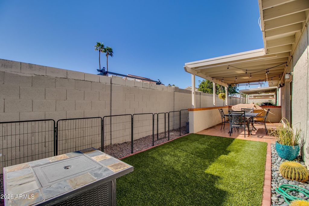 Image 35 of property listing at 7631 E MEDLOCK Drive, Scottsdale, AZ 85250