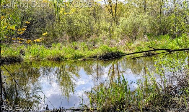980 Oxbow Lake Road, White Lake, MI 48386
