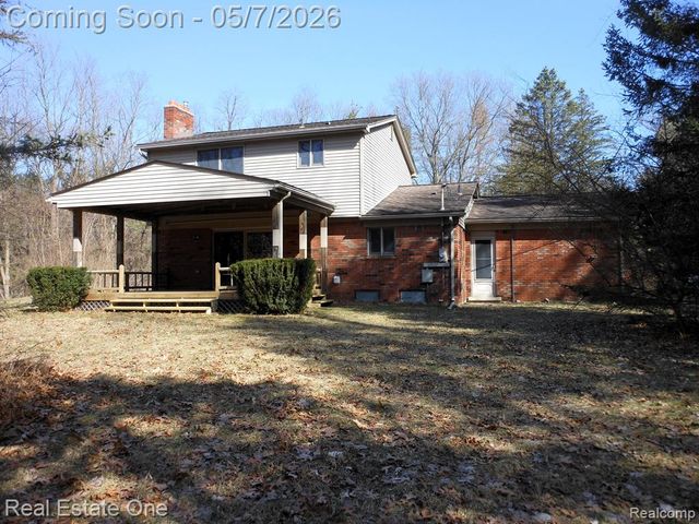 980 Oxbow Lake Road, White Lake, MI 48386
