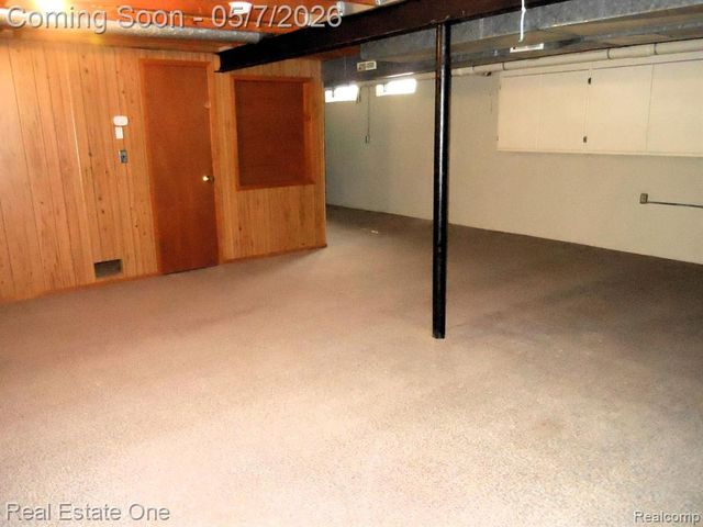 980 Oxbow Lake Road, White Lake, MI 48386
