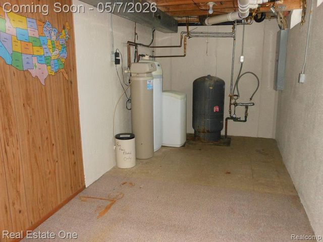 980 Oxbow Lake Road, White Lake, MI 48386