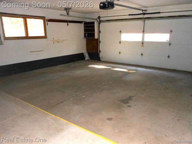 980 Oxbow Lake Road, White Lake, MI 48386