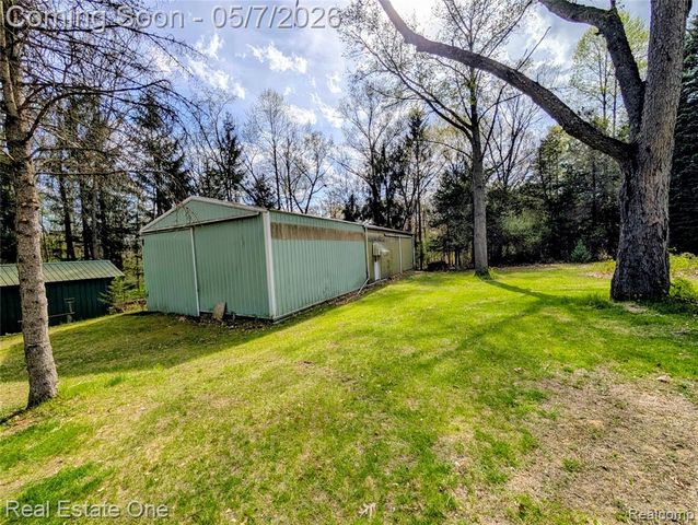 980 Oxbow Lake Road, White Lake, MI 48386