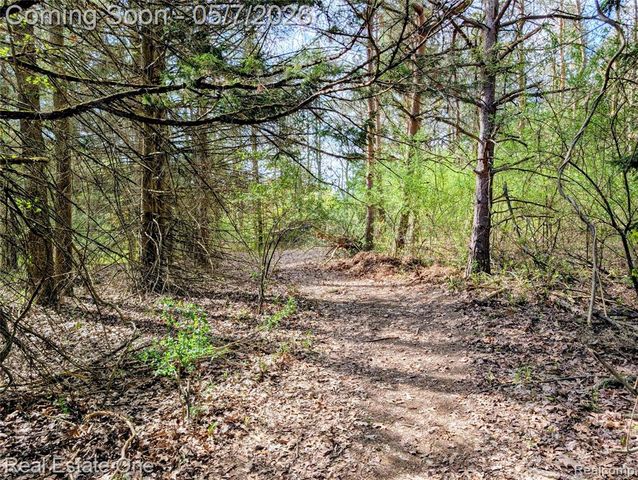 980 Oxbow Lake Road, White Lake, MI 48386