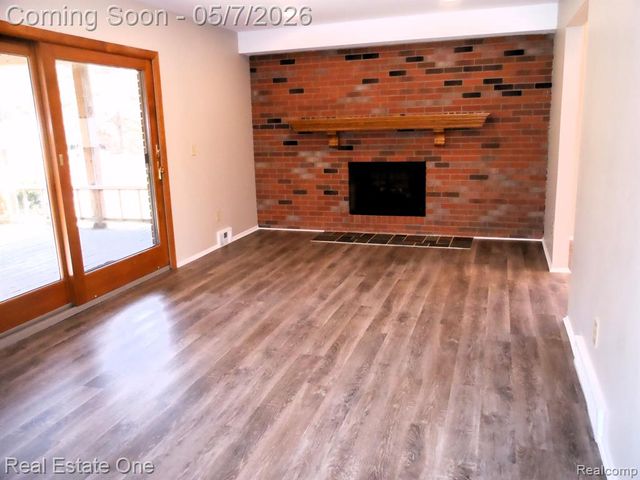 980 Oxbow Lake Road, White Lake, MI 48386