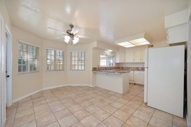 5831 Hesper Way, Carmichael, CA 95608