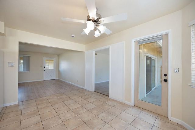 5831 Hesper Way, Carmichael, CA 95608