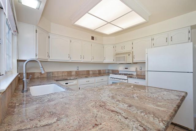 5831 Hesper Way, Carmichael, CA 95608