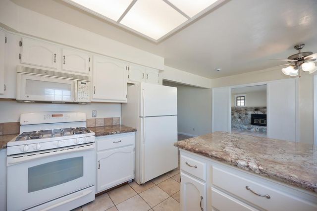 5831 Hesper Way, Carmichael, CA 95608