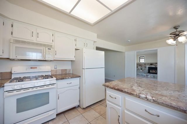 5831 Hesper Way, Carmichael, CA 95608