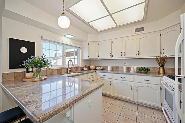 5831 Hesper Way, Carmichael, CA 95608