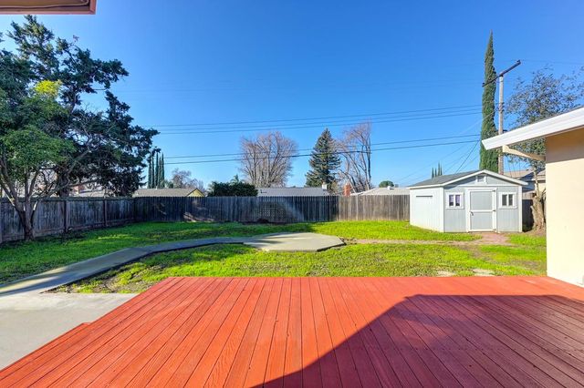 5831 Hesper Way, Carmichael, CA 95608