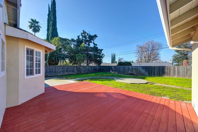 5831 Hesper Way, Carmichael, CA 95608