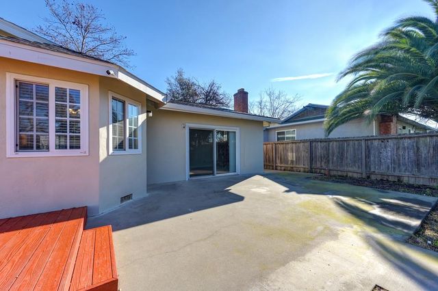 5831 Hesper Way, Carmichael, CA 95608