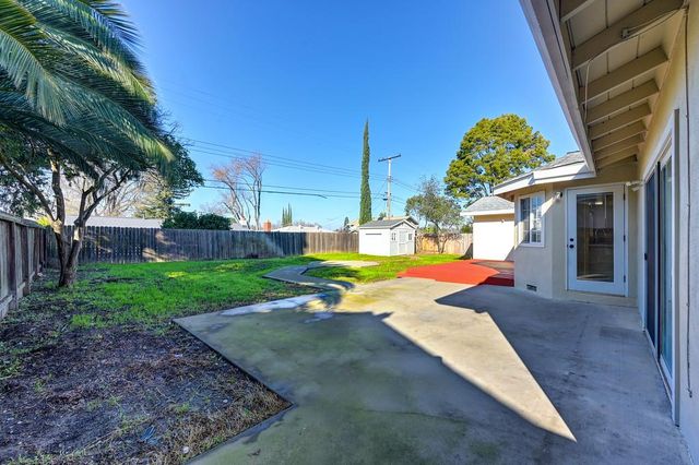 5831 Hesper Way, Carmichael, CA 95608