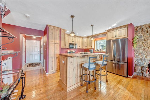 287 Waterside DR, Moneta, VA 24121