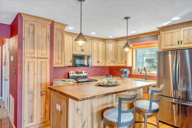 287 Waterside DR, Moneta, VA 24121