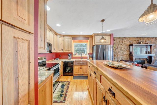 287 Waterside DR, Moneta, VA 24121